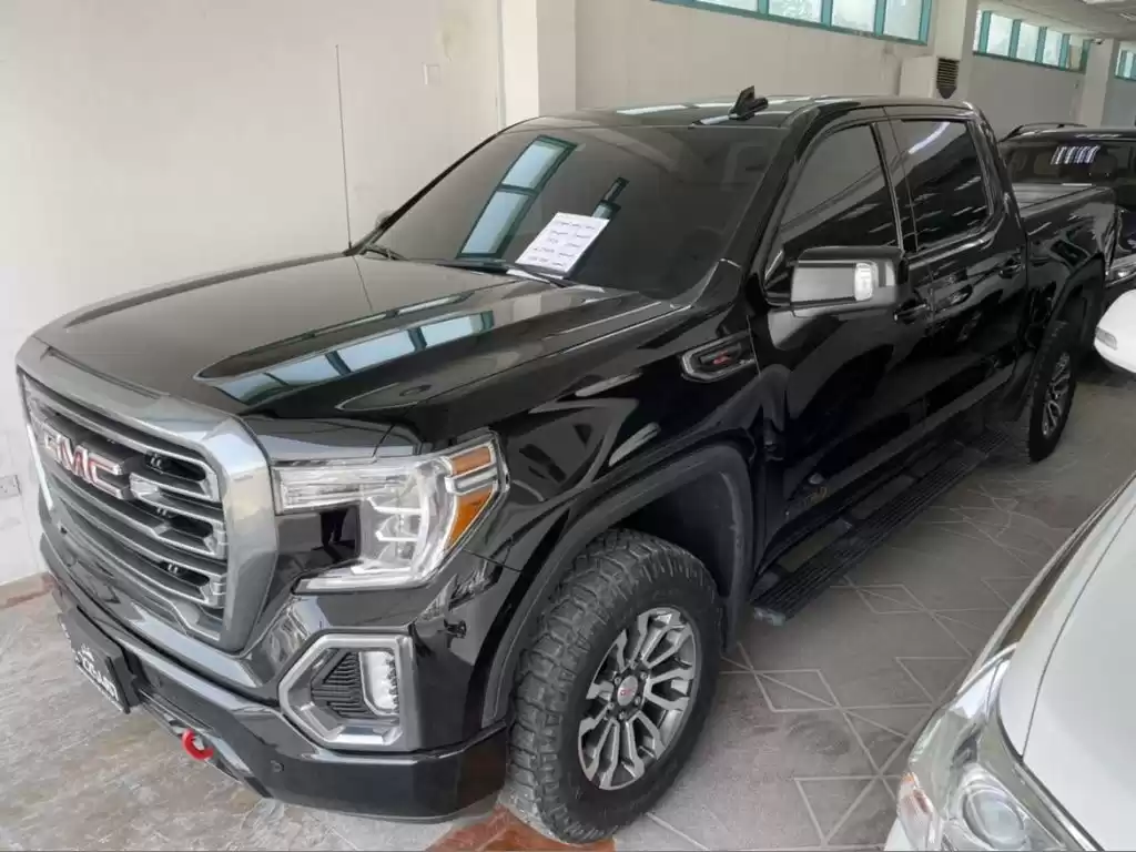 مستعملة GMC Sierra للبيع في الدوحة #13178 - 1  صورة 